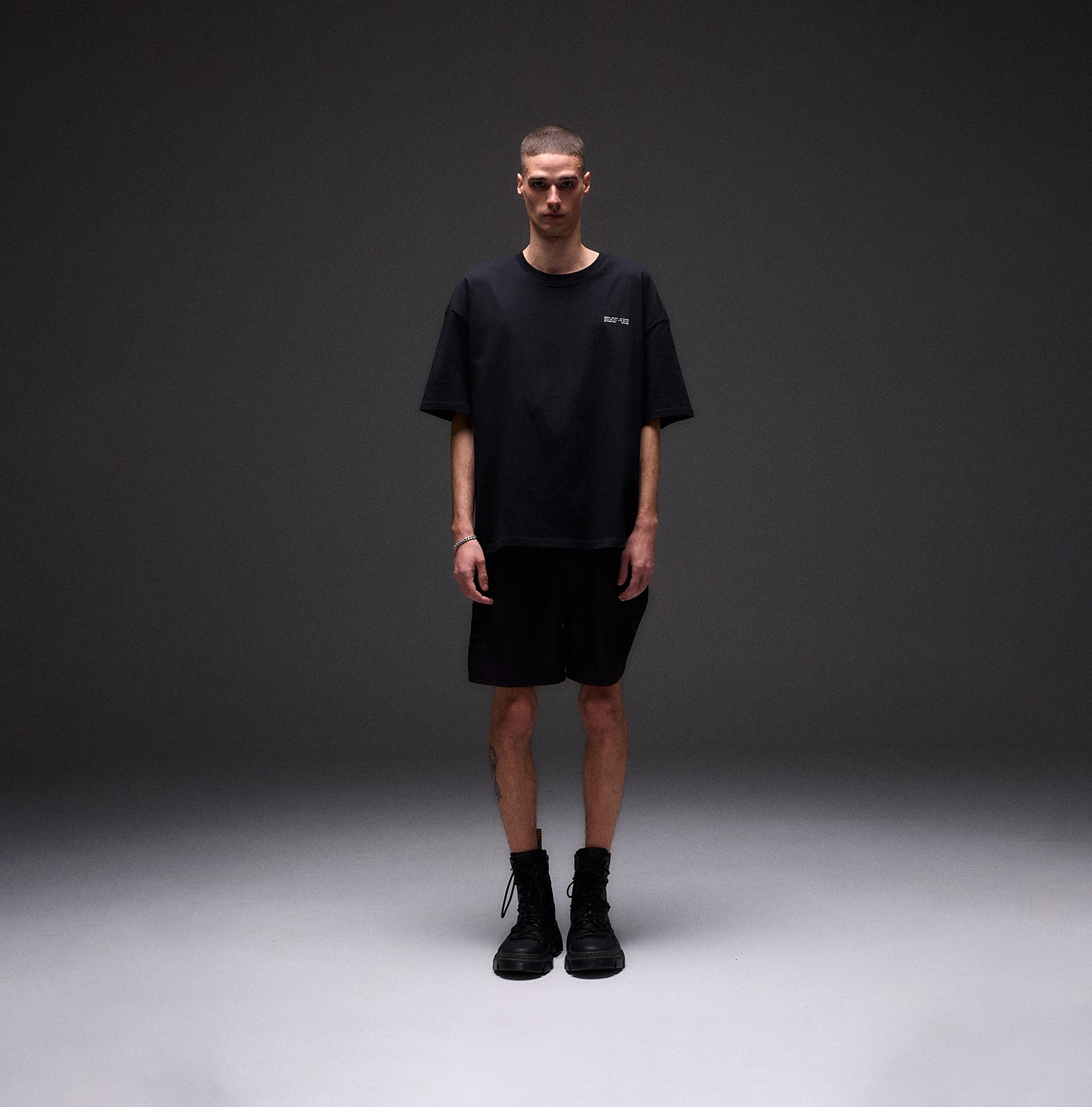 PREMIUM LOGO TEE