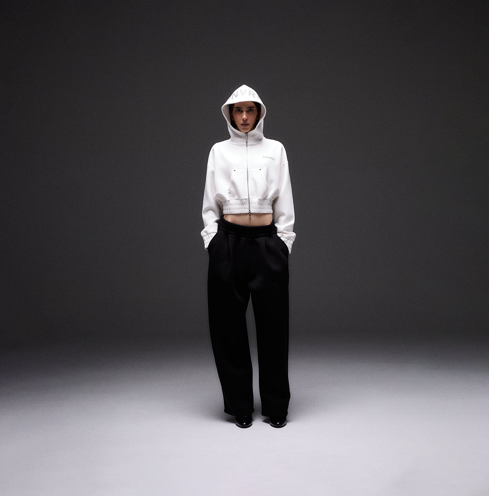 WHITE CROP HOODIE