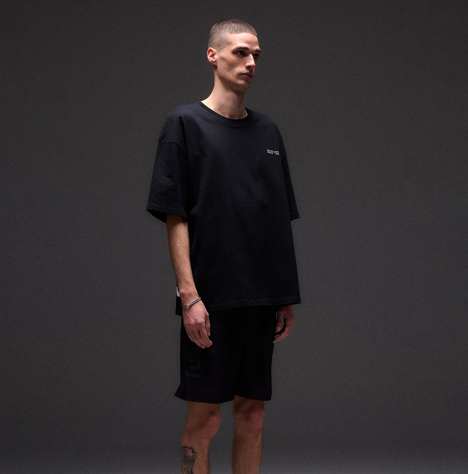 PREMIUM LOGO TEE