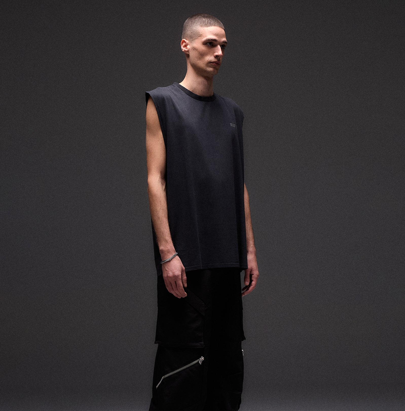 CORE LOGO VEST