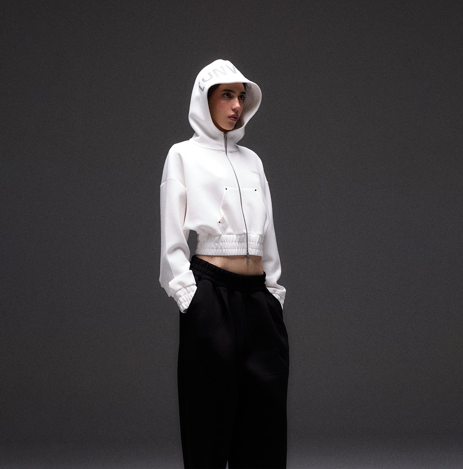 WHITE CROP HOODIE