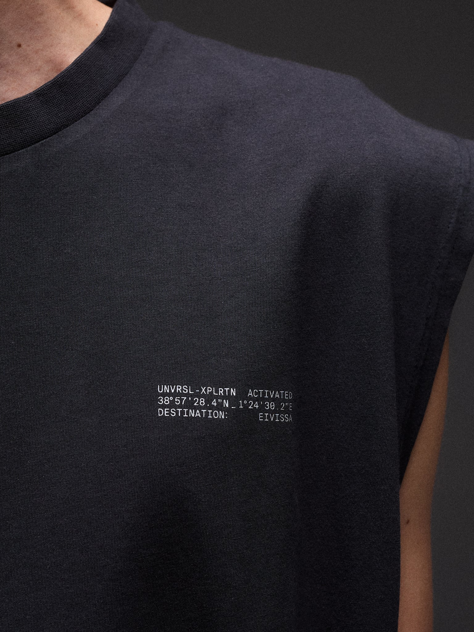 CORE LOGO VEST