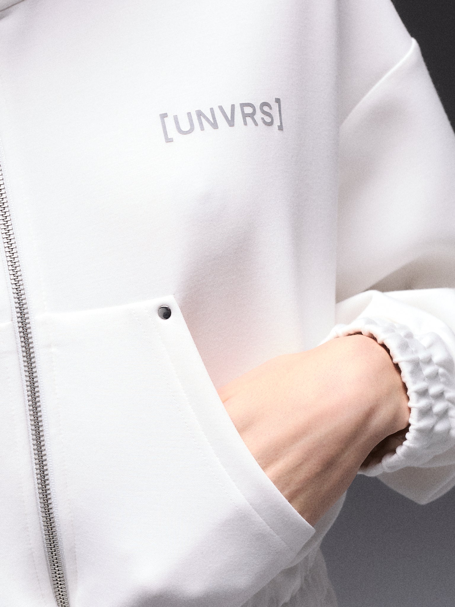 WHITE CROP HOODIE